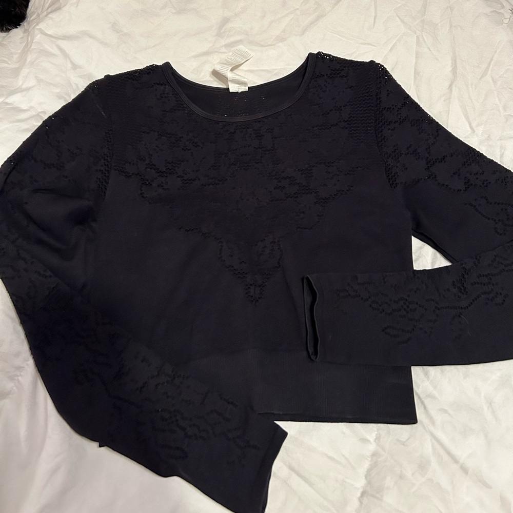 FABLETICS cropped workout long sleeve